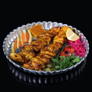 جوجه کباب با استخوان دو سیخ آویشن